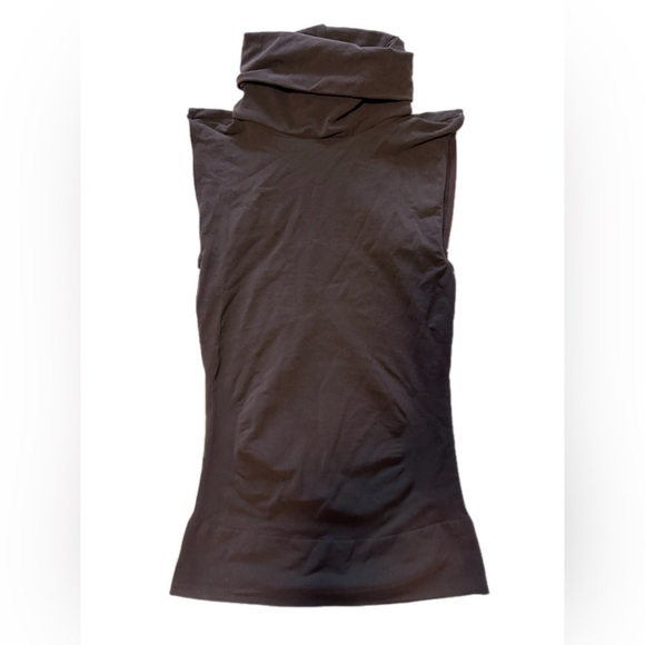 Spanx NWT On Top
Sleeveless Turtleneck
Top Sz med Ret $88 - Picture 7 of 11